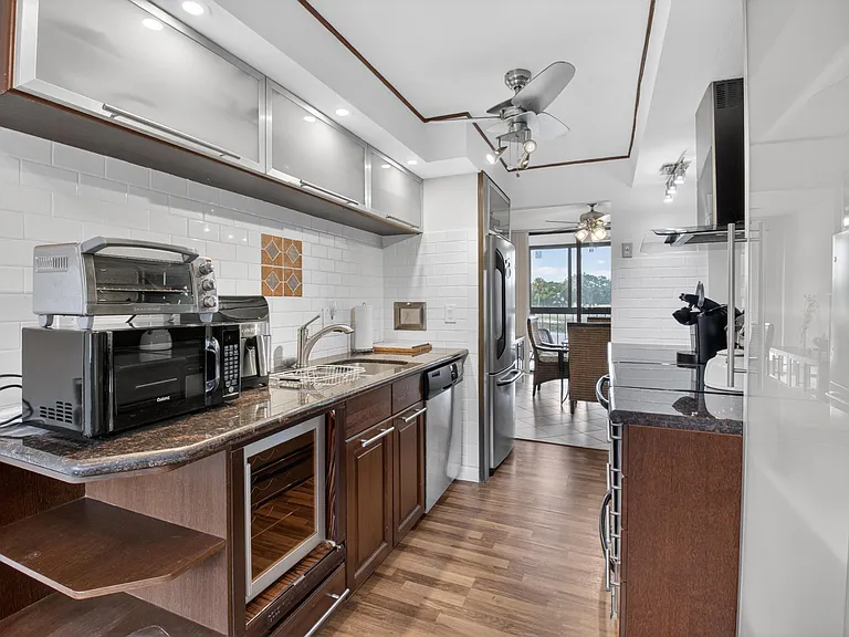 3604 Bridgewood Dr — Photo 13