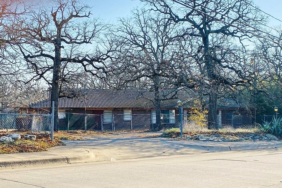 1st image of 6217 Forest Hill Dr