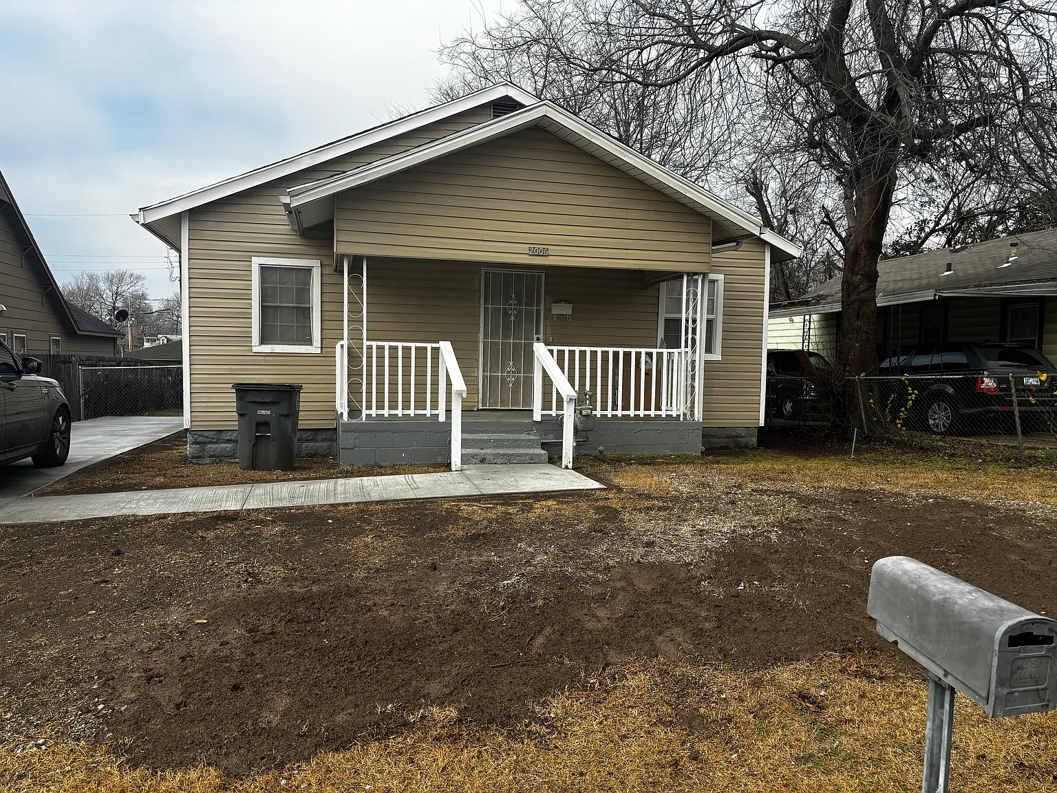 3 bed, 1064 sqft, $1,300 — Photo 2