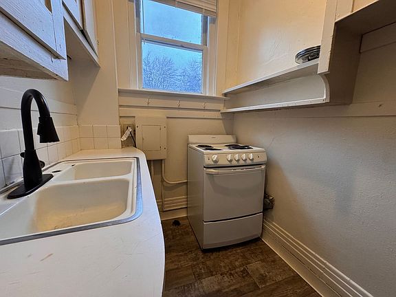 5th image of 1125 W 11th Ave #C