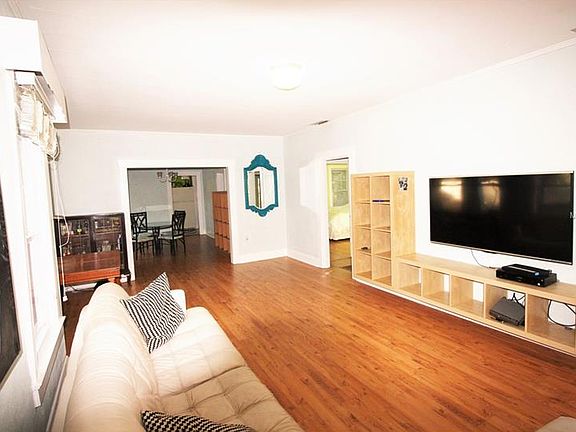 3rd image of 308 W Henry Ave