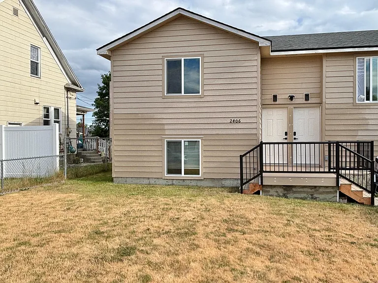 2406 E Empire Ave #B — Photo 1
