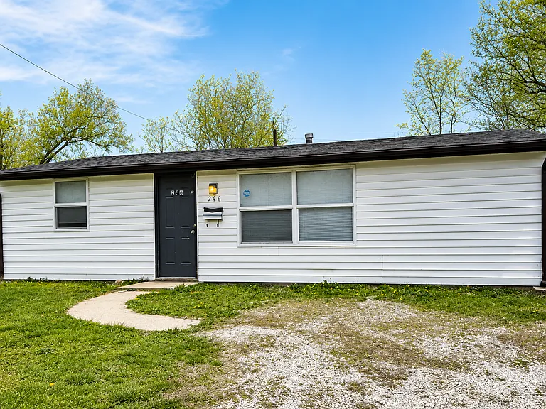 246 Saint John Dr — Photo 1