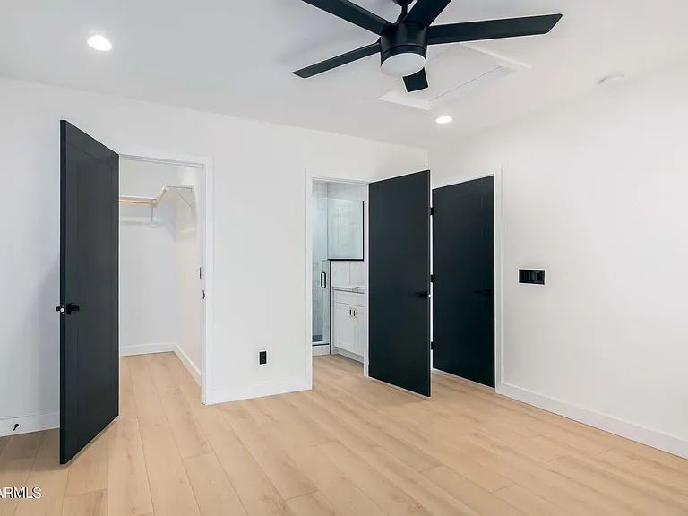 4016 E Edgemont Ave — Photo 17