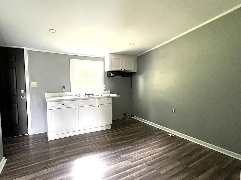 424 Dyer Ave — Photo 7
