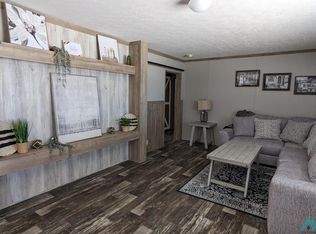 4212 Apple St, Carlsbad, NM 88220