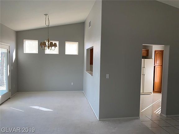 3rd image of 2500 Deer Lake St