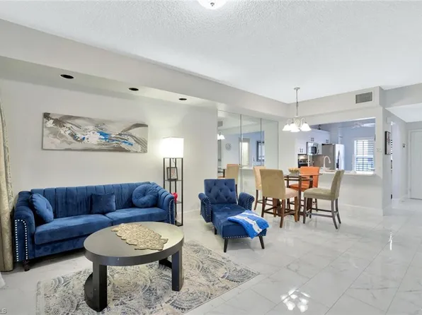 1018 Woodshire Ln APT A210, Naples, FL 34105