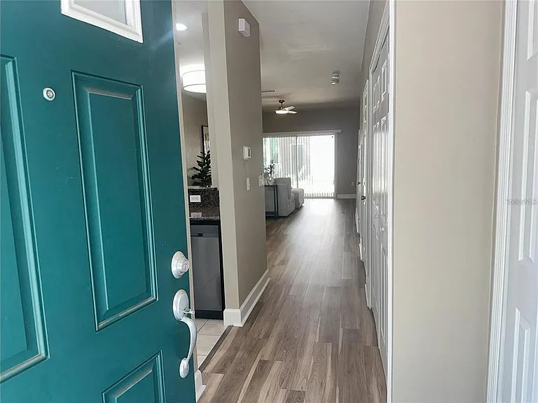 887 NW 21st Ave #887 — Photo 2