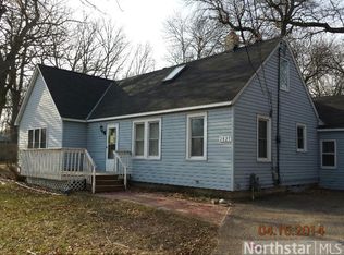 2825 Woodcrest Dr, Mounds View, MN 55112