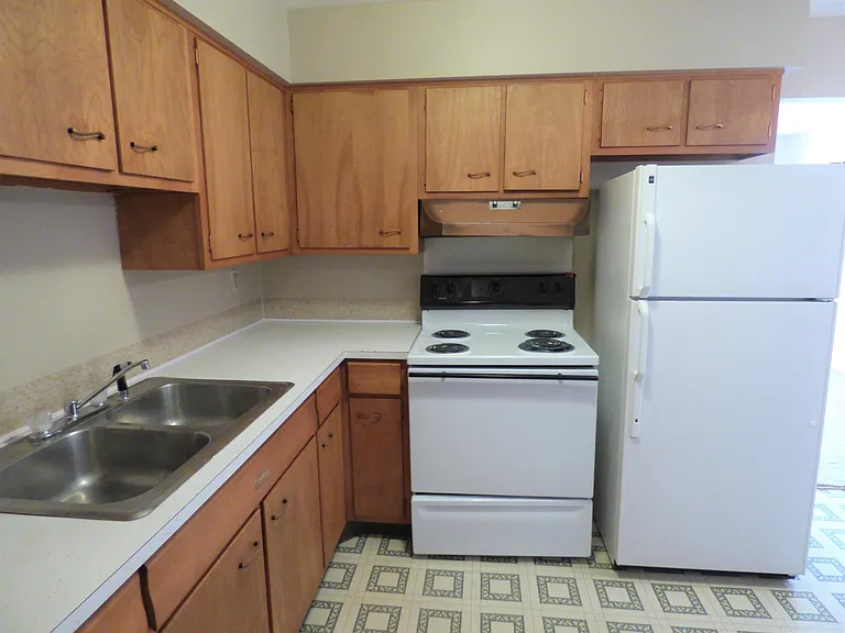 2204 18 1/2 Ave NW #3 — Photo 5