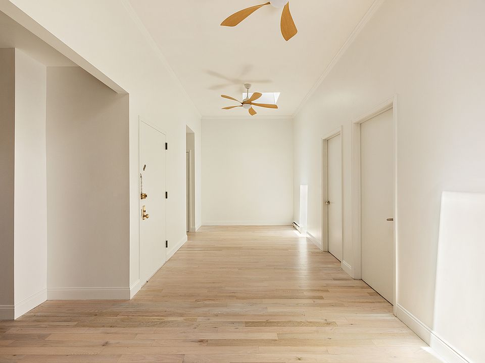 1st image of 196 Nassau Ave APT 3R