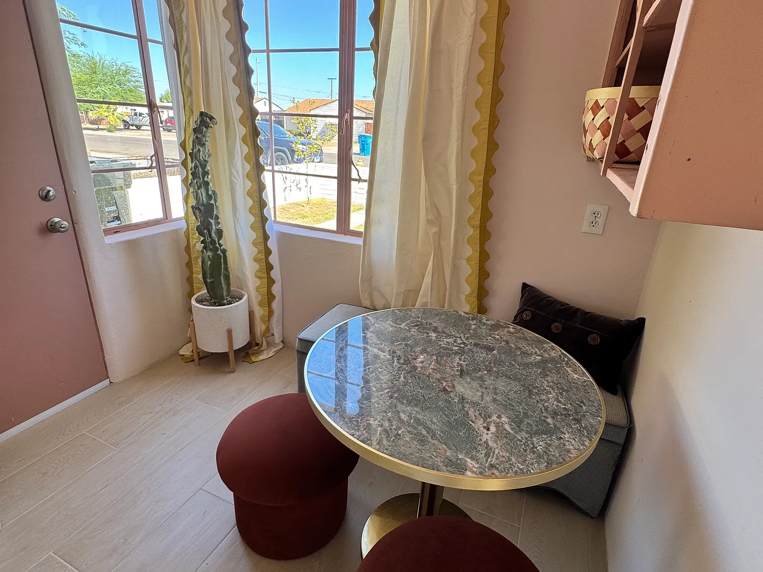 2 bed, 720 sqft, $2,200 — Photo 4