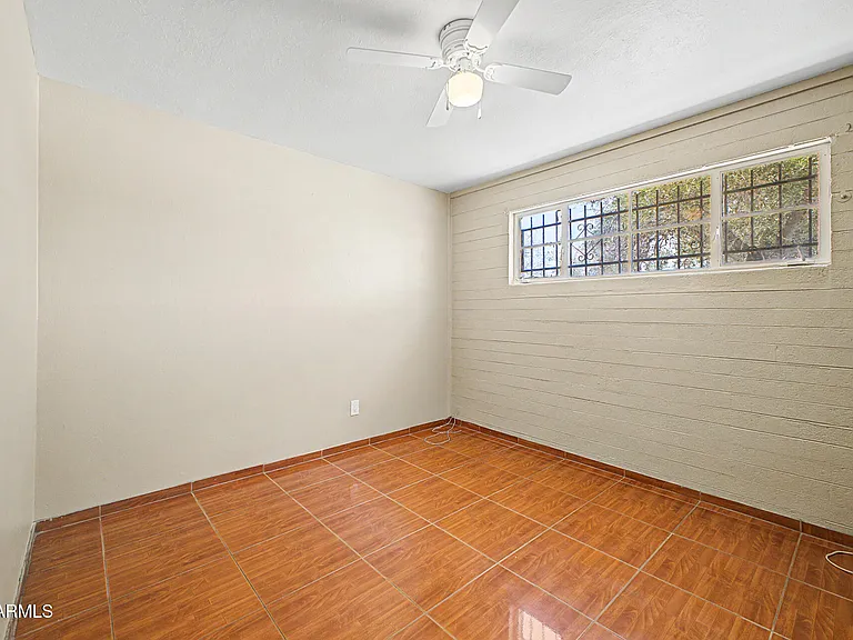 1823 E Sunland Ave — Photo 13
