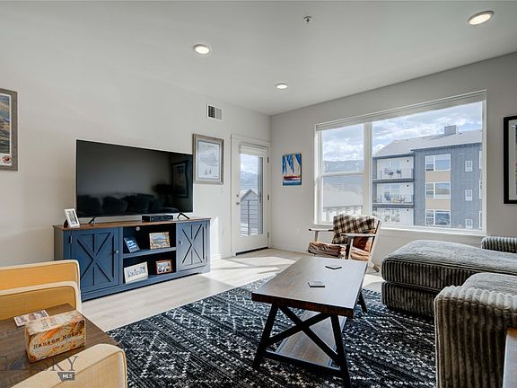 5th image of 2221D Willow Dr #124
