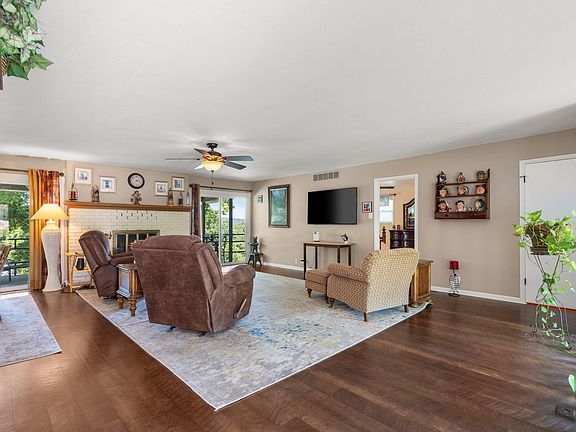 3rd image of 9 Bridgeview Drive
