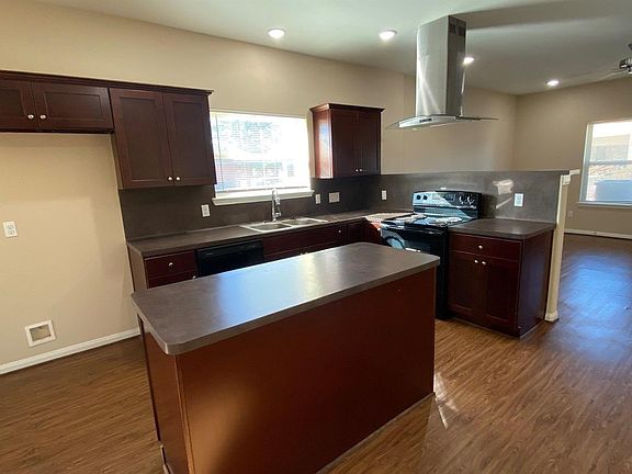 5th image of 4310 Larkspur St