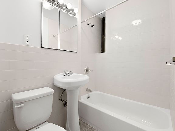 4th image of 330 W 85th St APT 2C
