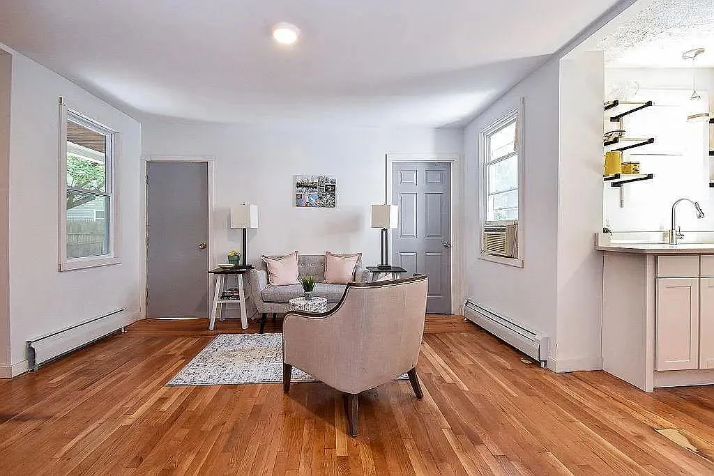 2 bed, 1000 sqft, $2,300 — Photo 3