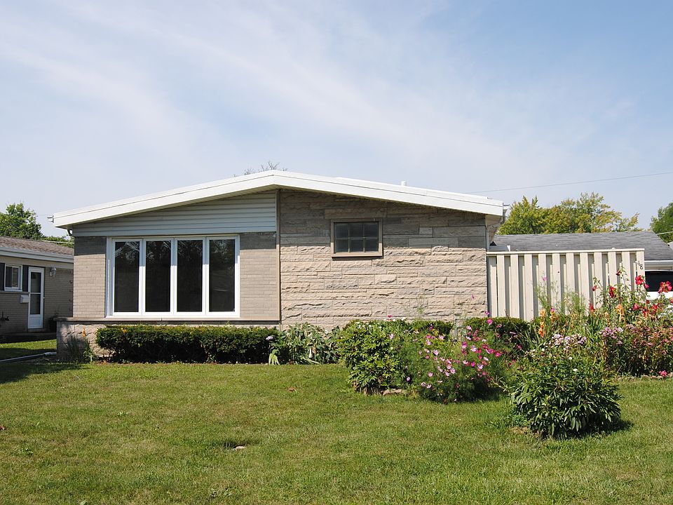 1st image of 48 Fernwood Dr