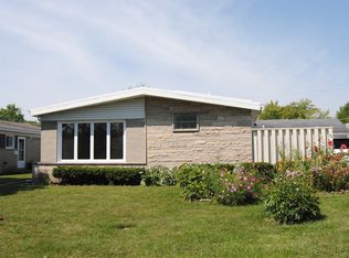 48 Fernwood Dr, Glenview, IL 60025