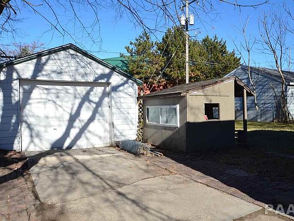 2nd image of 611 E Paris Ave