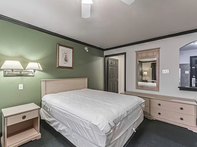 1025 Swanson St — Photo 34