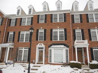232 Park Square Ln, Pittsburgh, PA 15238