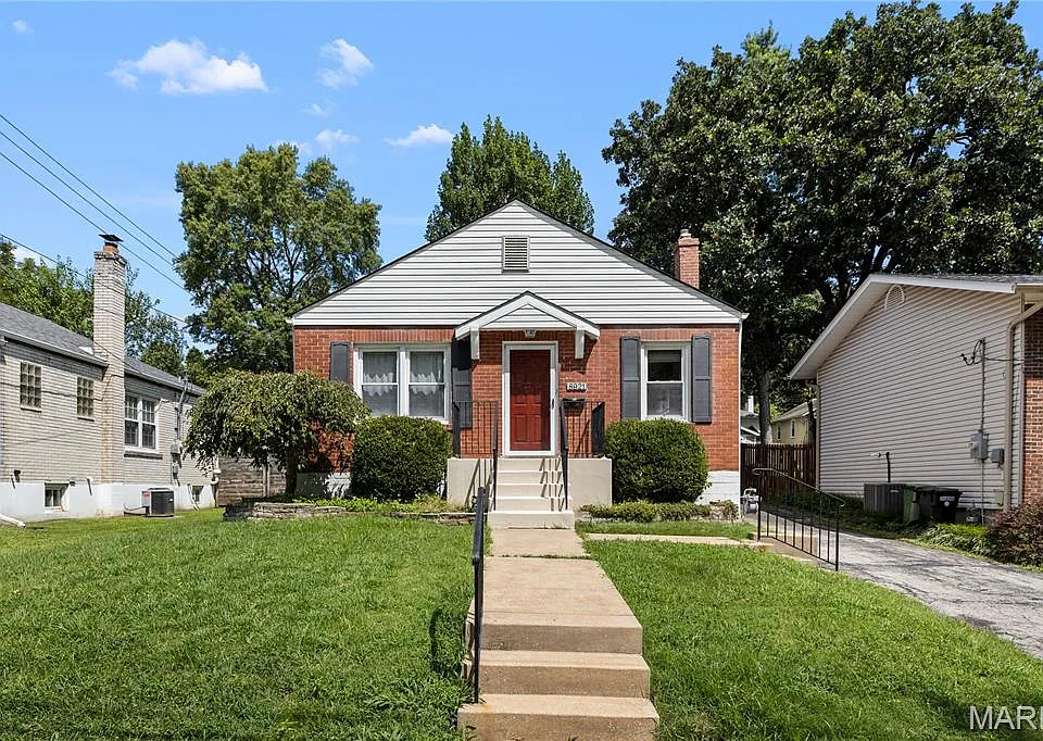 8921 Powell Ave