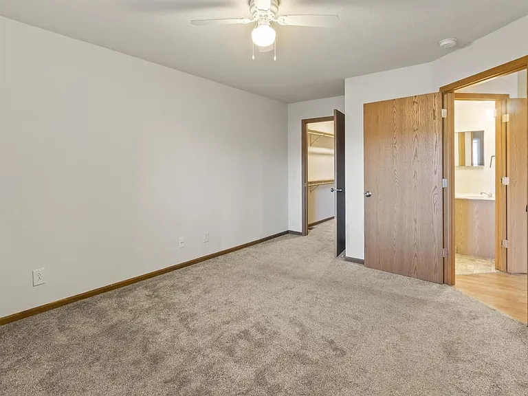 2213 Rockwood Dr — Photo 55