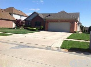 20366 Bannister Dr, Macomb, MI 48044