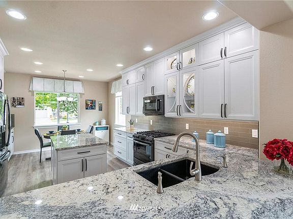 5th image of 8031 Lopez Ct NE