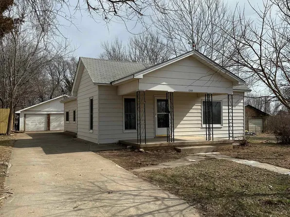 1205 E South St #G, Wellington, KS 67152