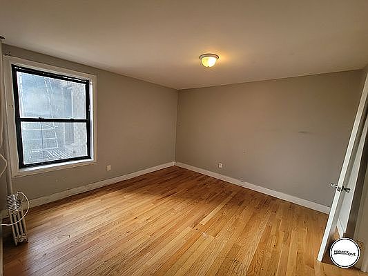 3rd image of 2160 Anthony Ave APT 3B
