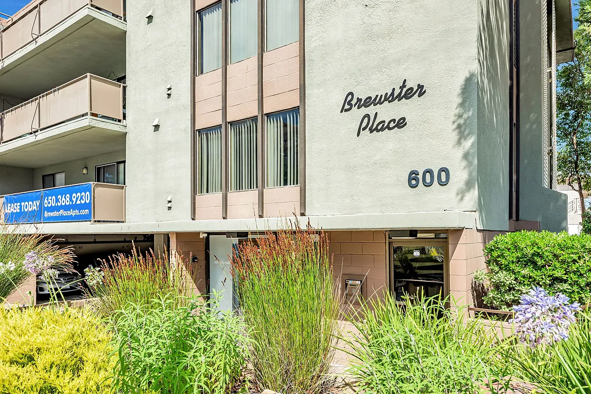 Building Photo - Brewster Place