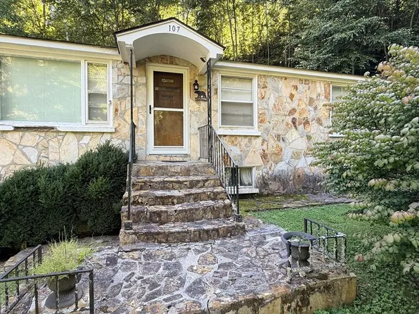 107 Cherokee Ave, Andrews, NC 28901