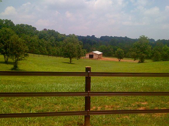 4th image of 632 Miracle Ln