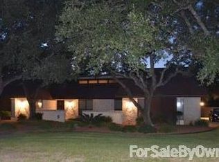 501 Sagecrest Dr, Hollywood Park, TX 78232