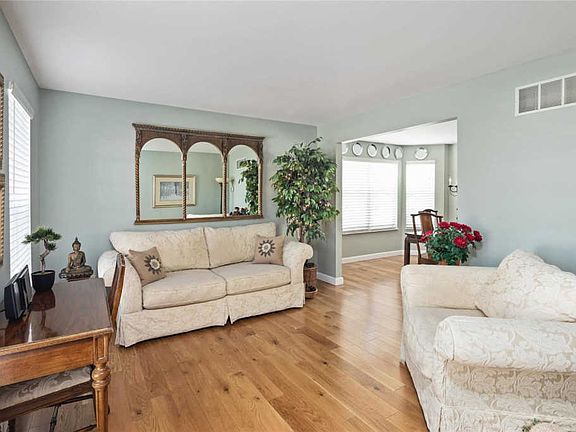 2nd image of 2440 Hickory Manor Dr
