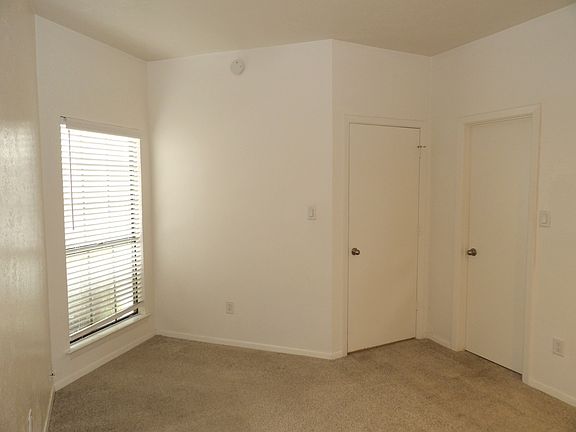 5th image of 3909 Rawlins St APT 101