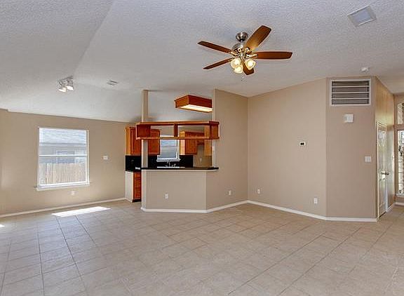 5th image of 1636 Rosewood Ct