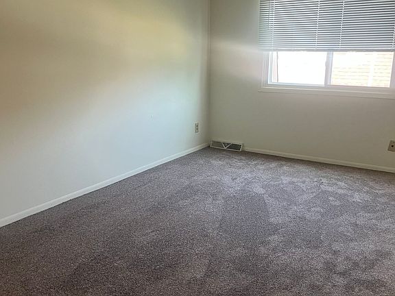 5th image of 146 W Falls Rd