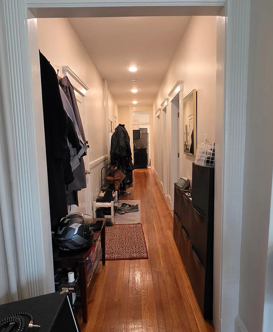 3 bed, 1.0 bath, 1300 sqft, $3,600 — Photo 3