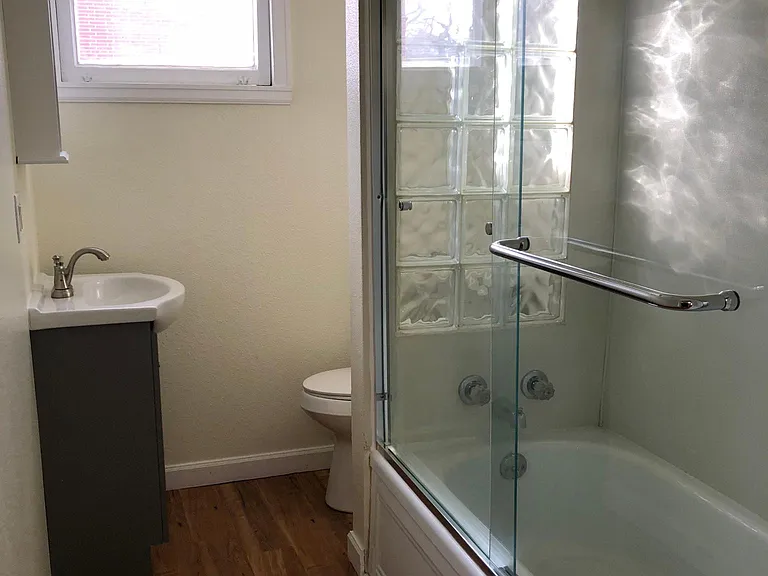 230 E 10th St #230 — Photo 6