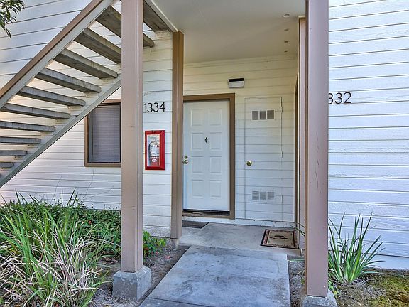 3rd image of 1334 Park Entrance Dr