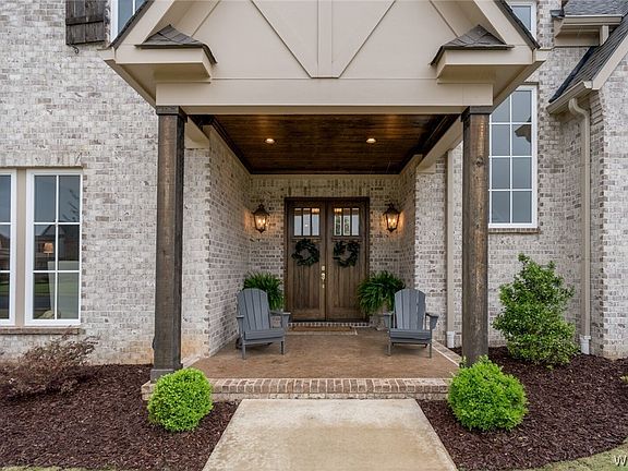 4th image of 5920 Carleton Park Cir
