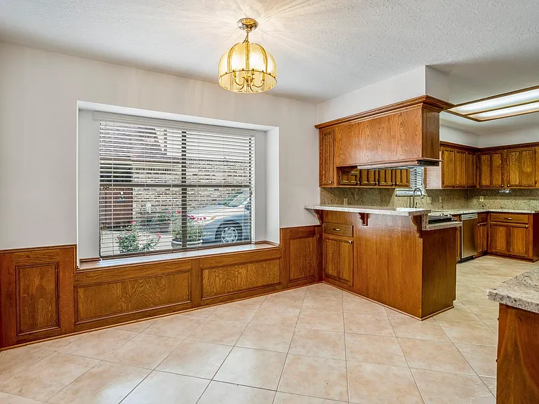 38 Devonshire Dr — Photo 22