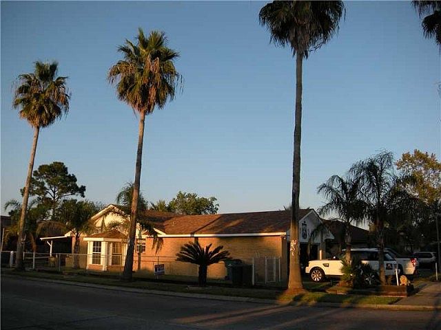 1st image of 4072 Deerpark Dr