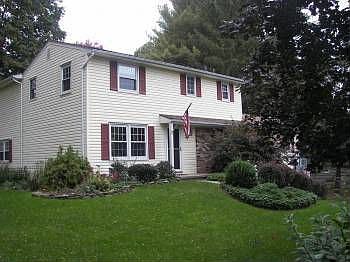 1st image of 17 Laureldale Dr