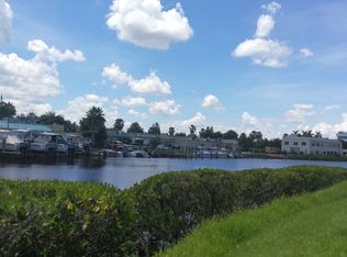 2800 Indian River Blvd, Vero Beach, FL 32960
